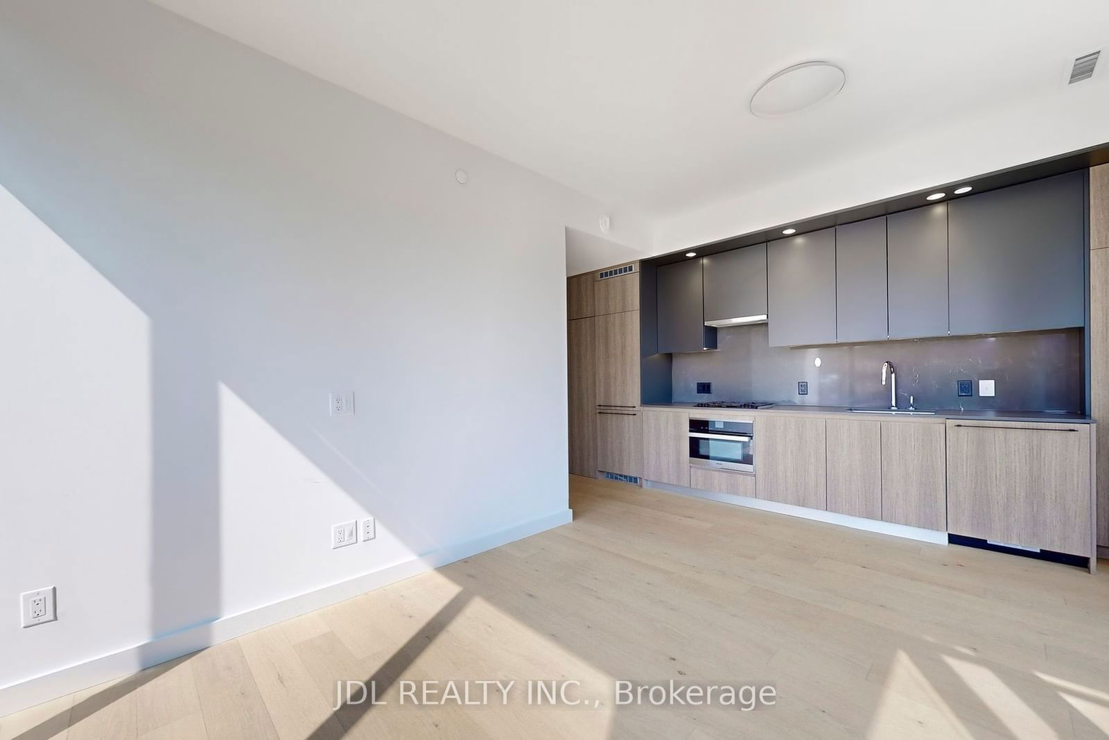 81 Wellesley St E, unit 403 for sale