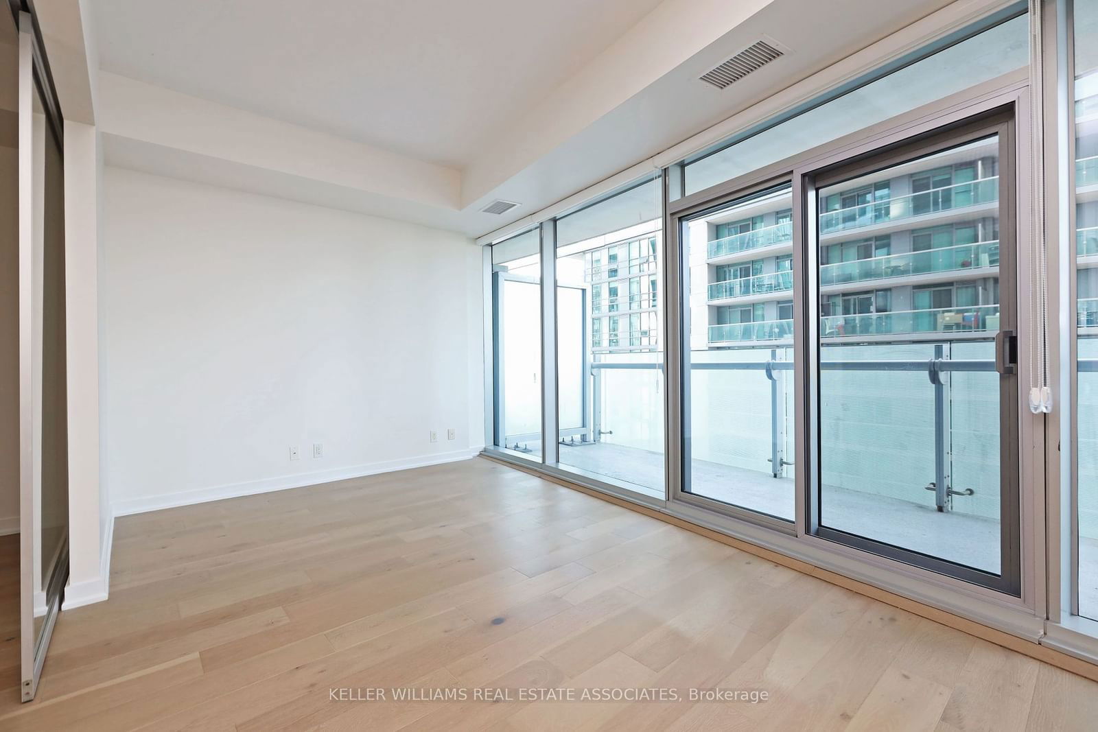 12 York St, unit 1706 for rent - image #10