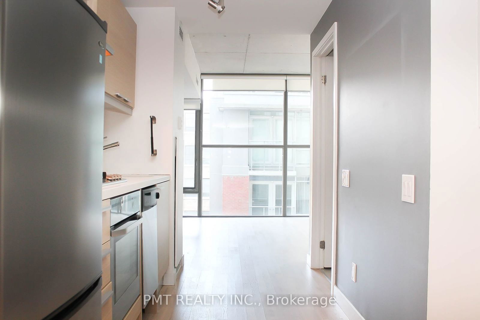 25 Oxley St, unit 605 for rent - image #2