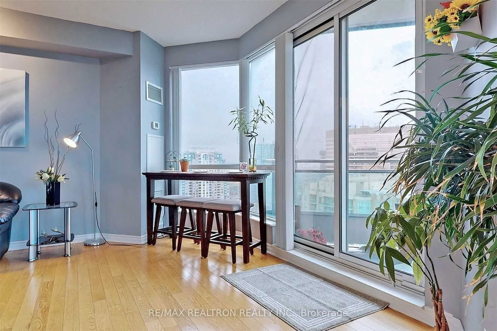 18 Holmes Ave, unit 2211 for rent - image #12