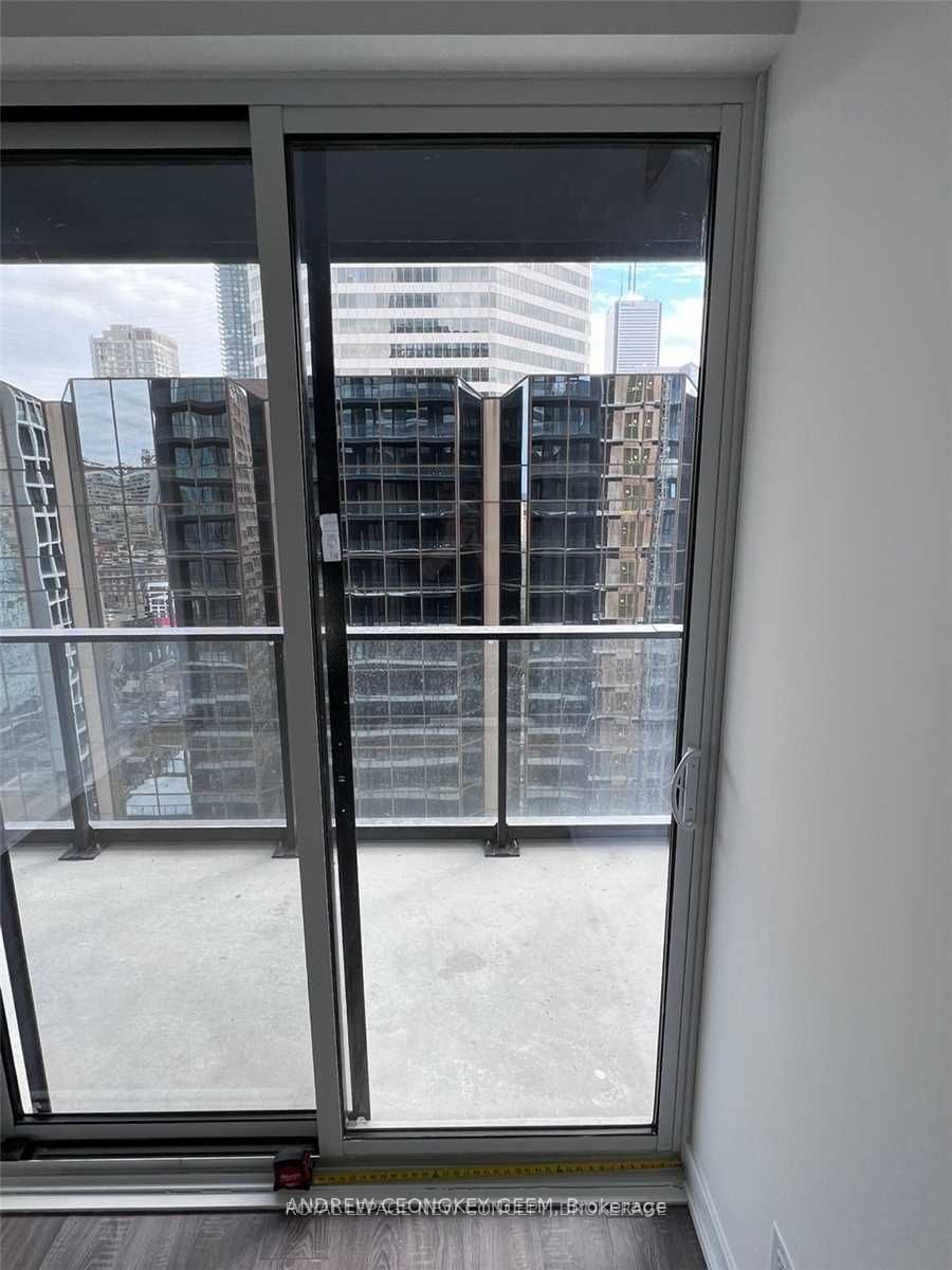 20 Edward St, unit 1406 for rent