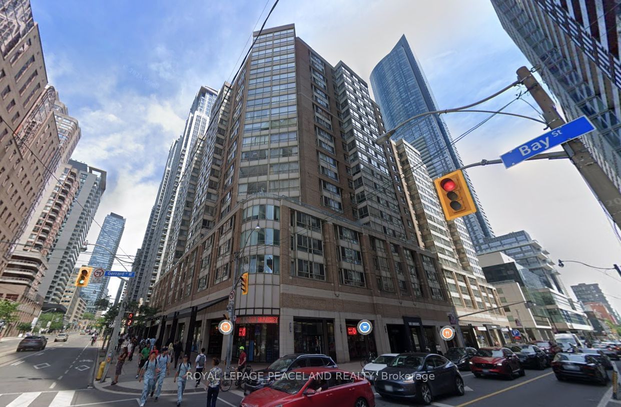 711 Bay St, unit 1517 for rent - image #1