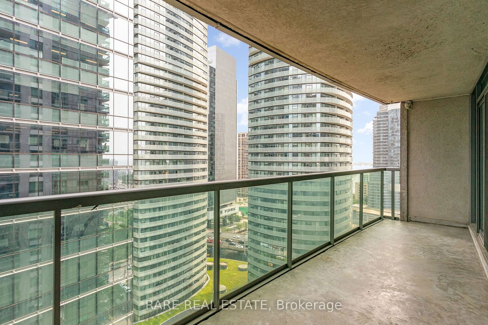 30 Grand Trunk Cres, unit 2709 for sale