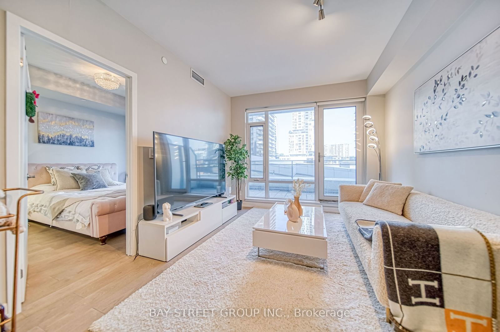 21 Widmer St, unit 704 for sale - image #13