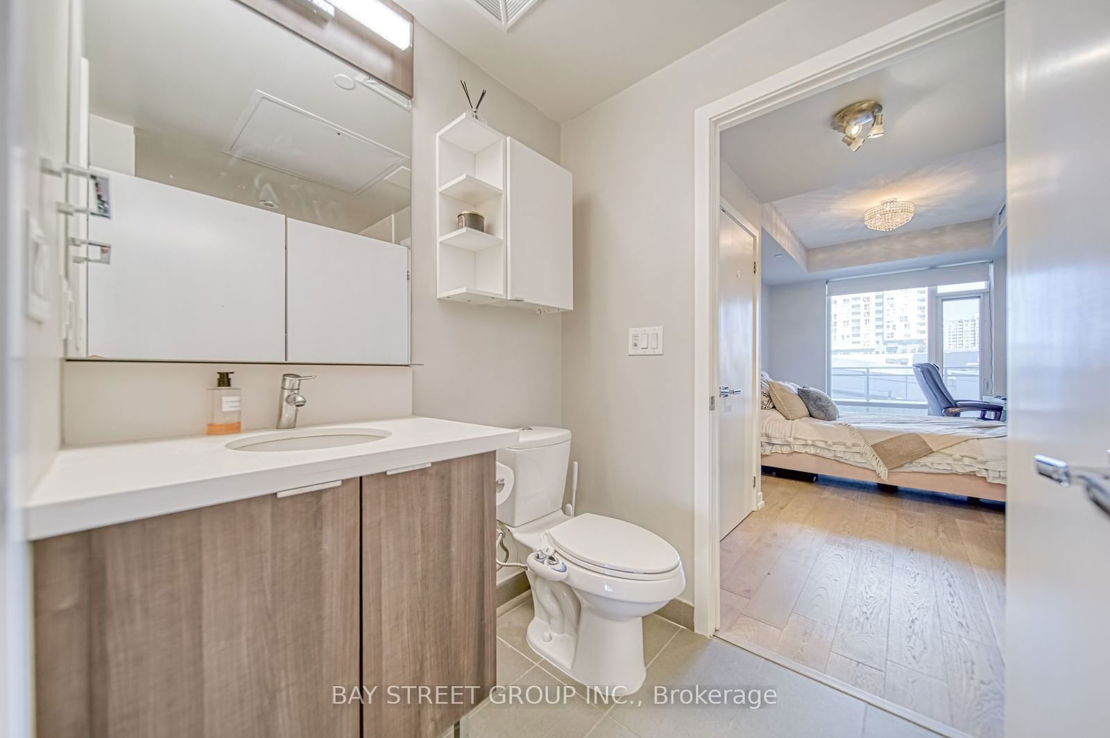 21 Widmer St, unit 704 for sale - image #22