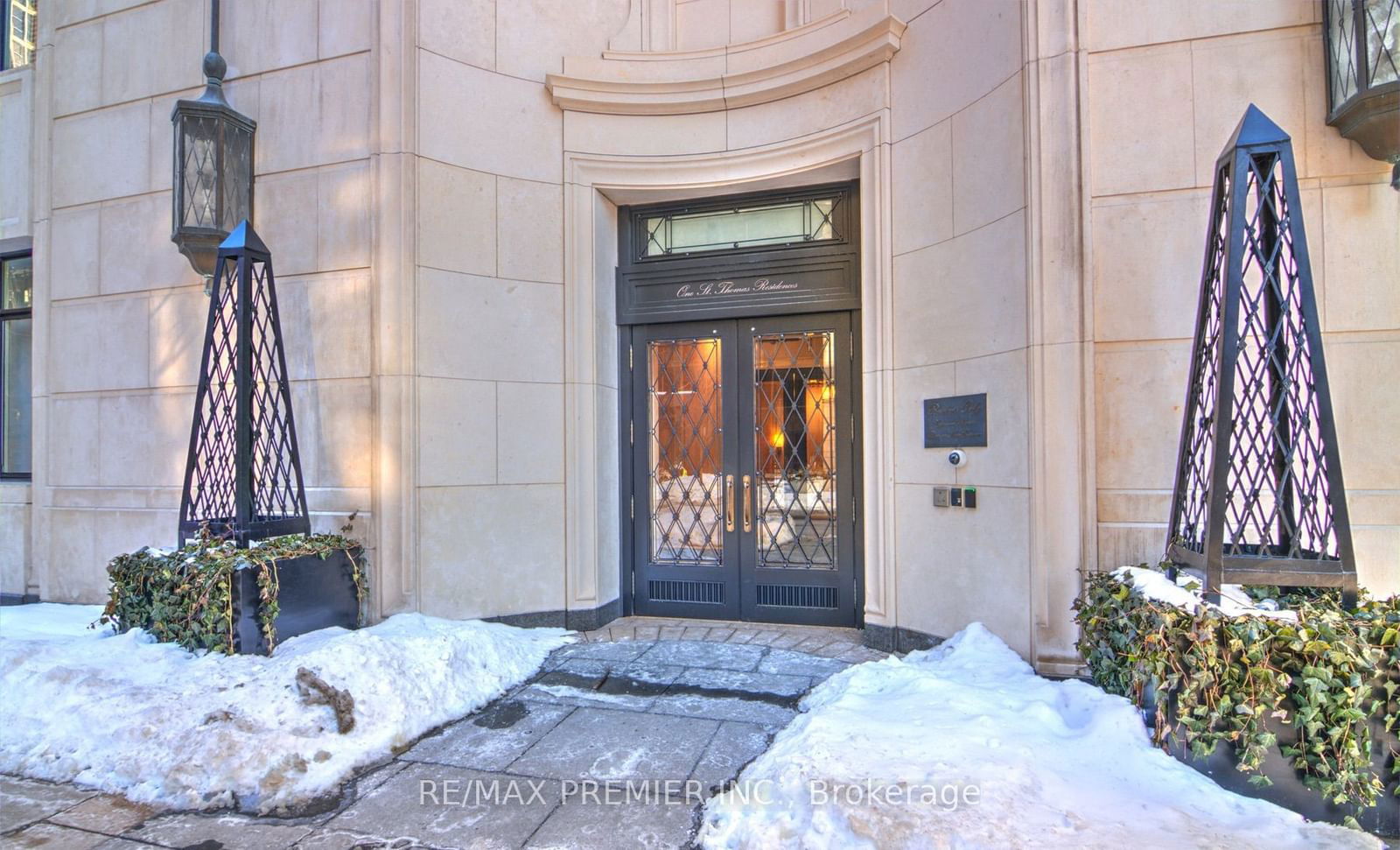 1 St Thomas St, unit 8D for sale - image #1