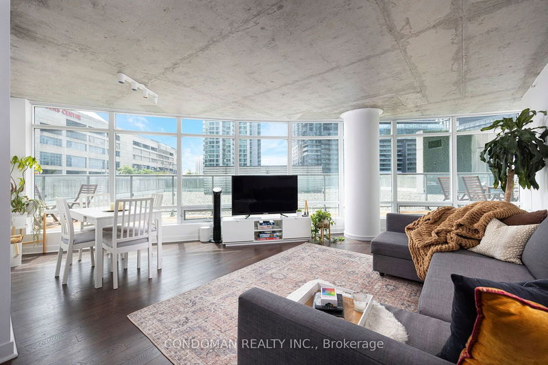 373 Front St W, unit 305 for sale - image #1