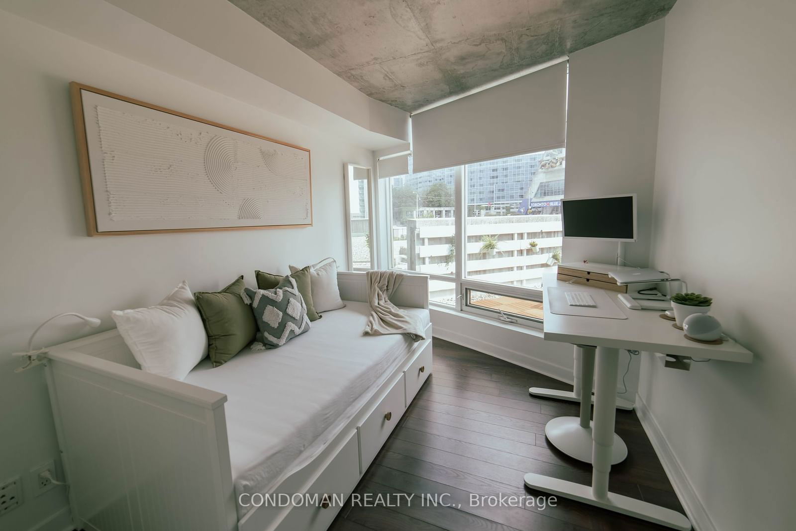 373 Front St W, unit 305 for sale - image #8