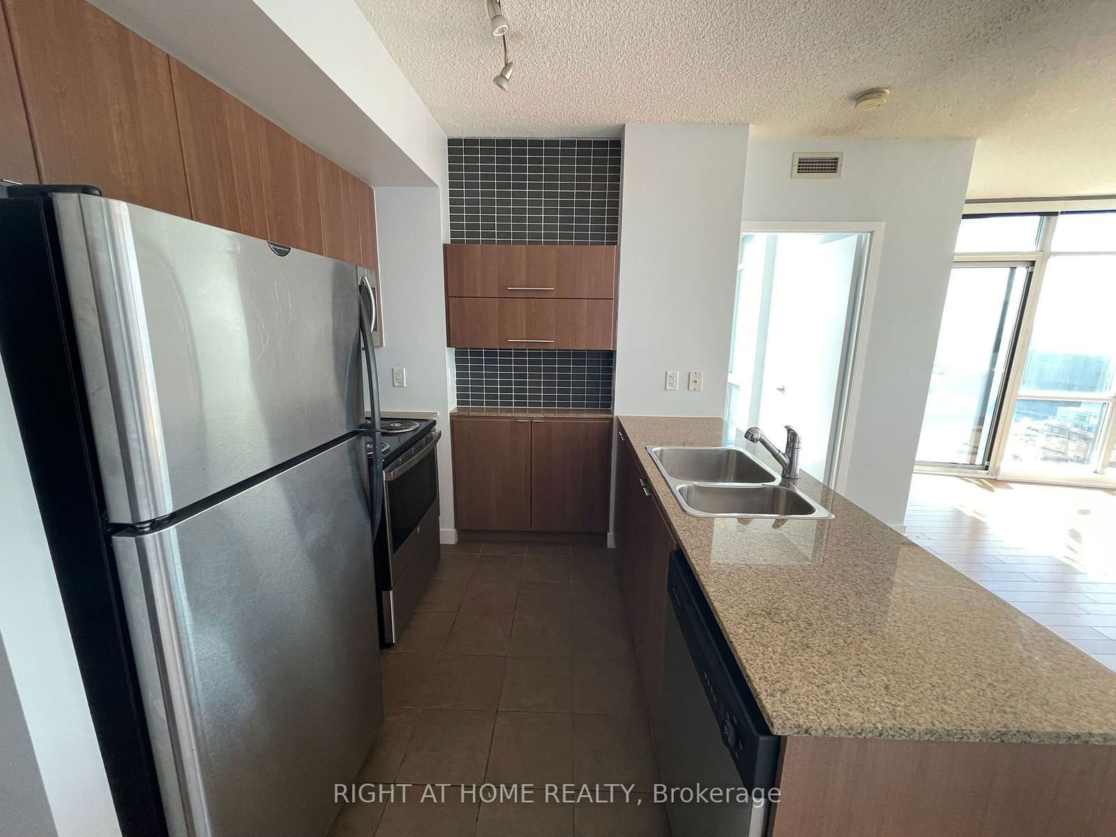 11 Brunel Crt, unit 2615 for rent - image #11