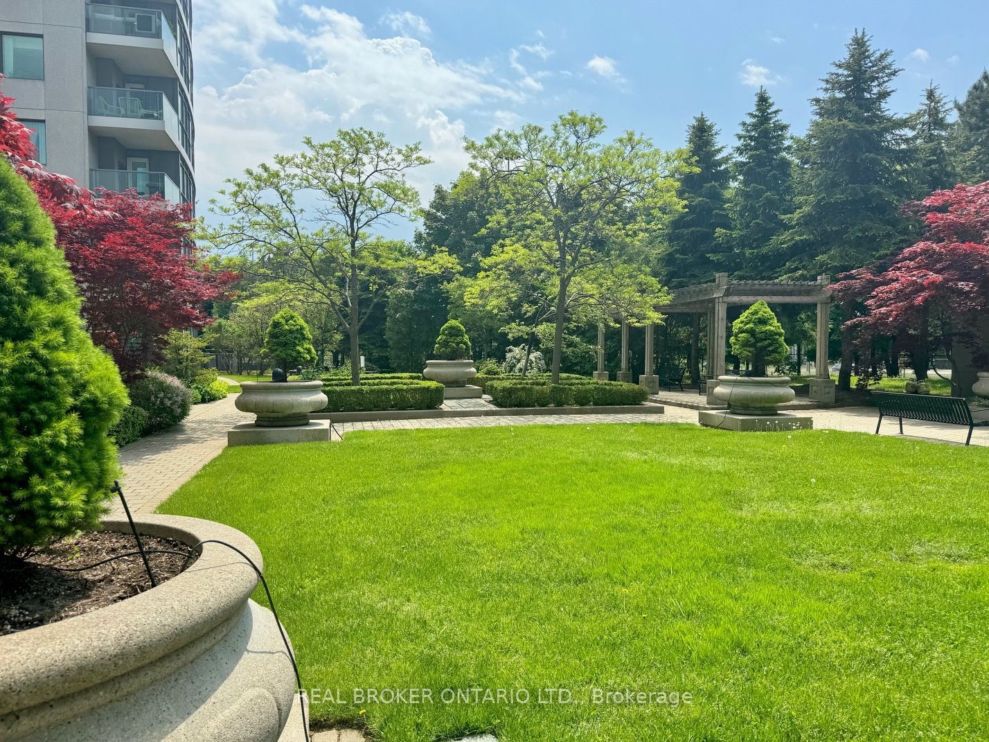 28 Harrison Garden Blvd, unit 312 for sale