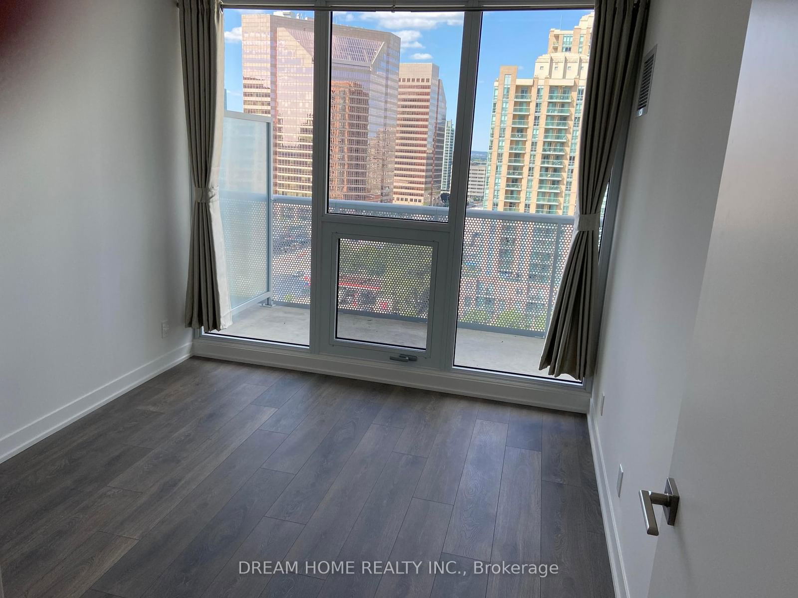 15 Holmes Ave, unit 1306 for rent - image #8