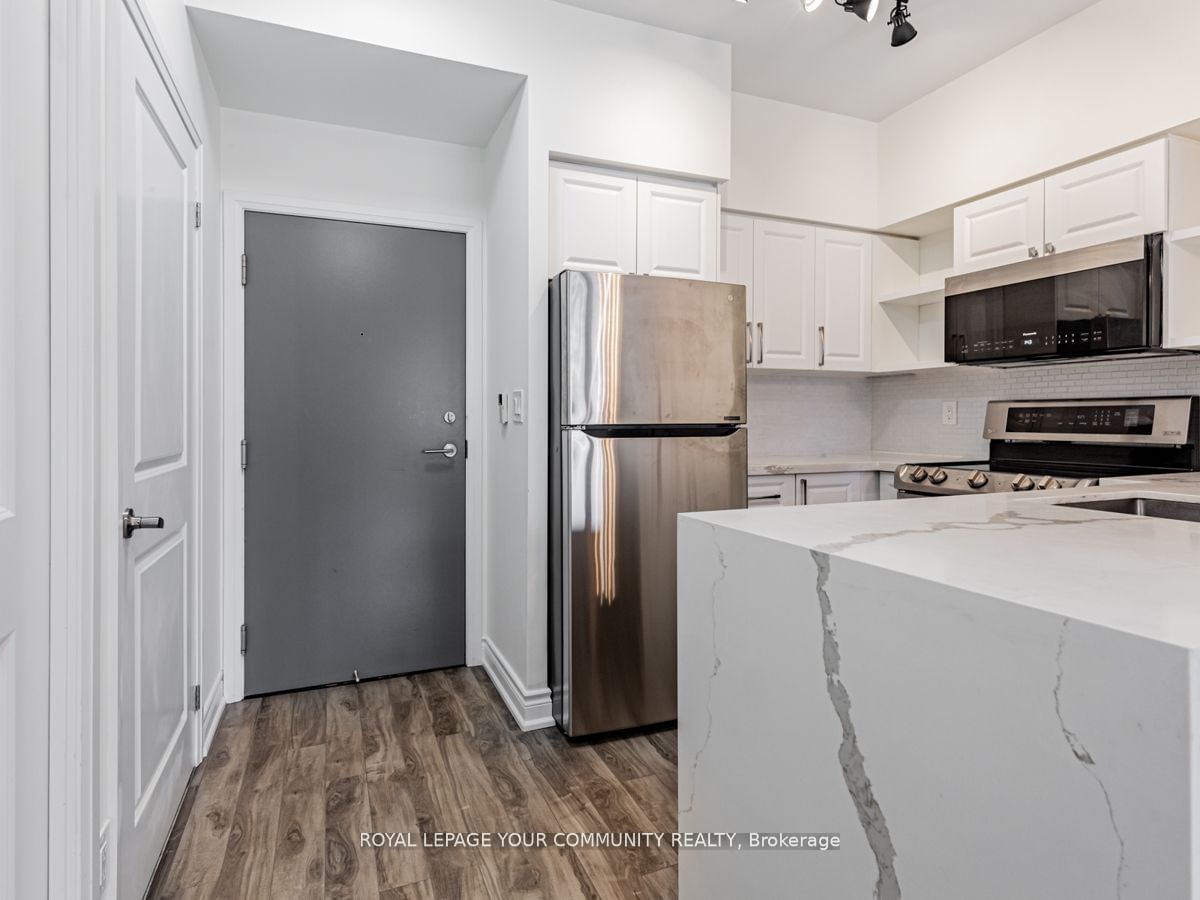 35 Hayden St, unit 1020 for rent - image #2