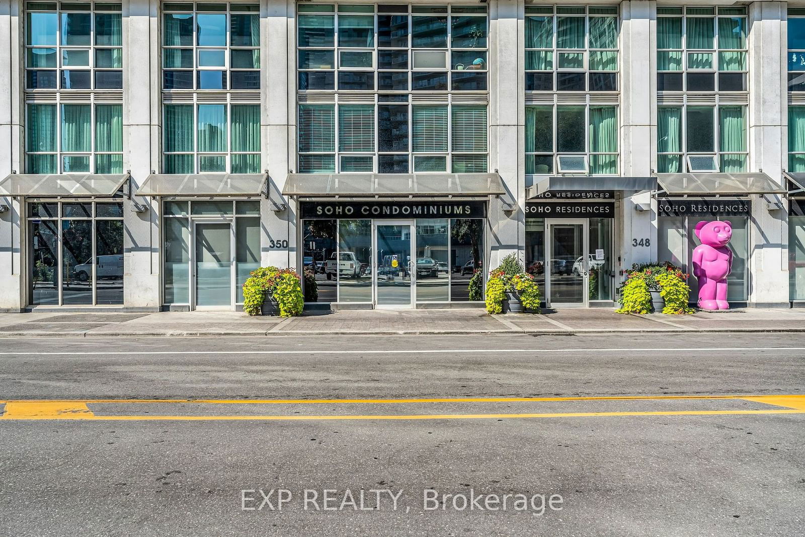 350 Wellington St, unit M31 for rent - image #2