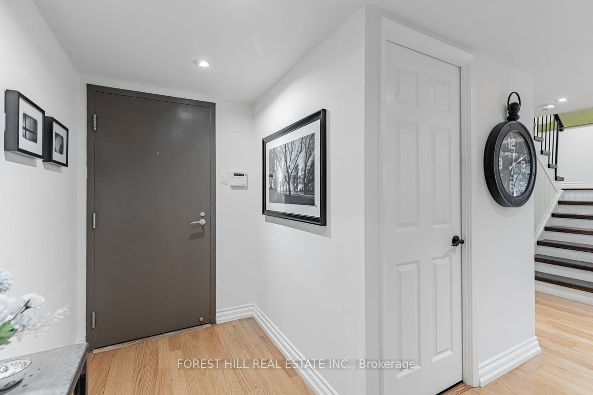 360 Bloor St E, unit 110 for sale