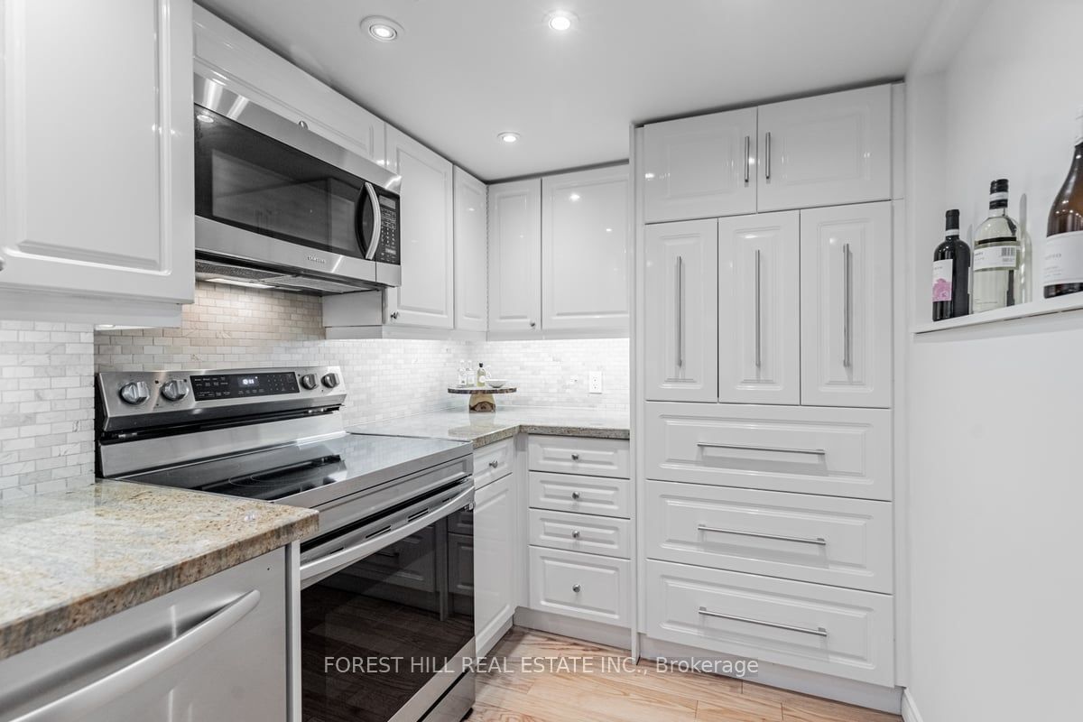 360 Bloor St E, unit 110 for sale