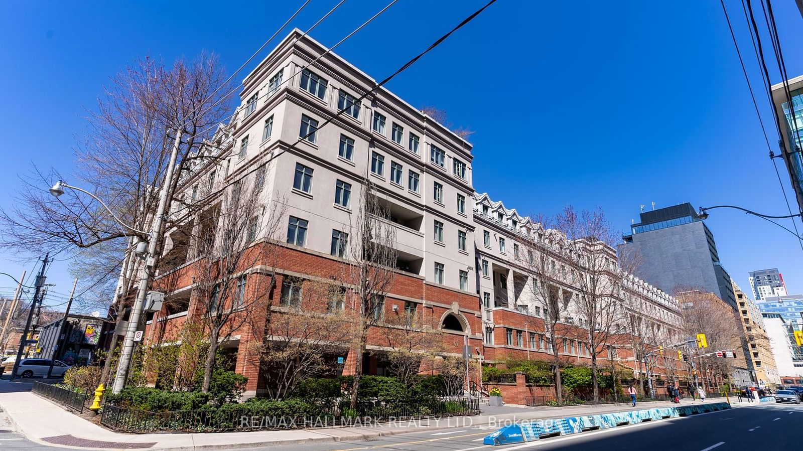 500 Richmond St W, unit 324 for sale