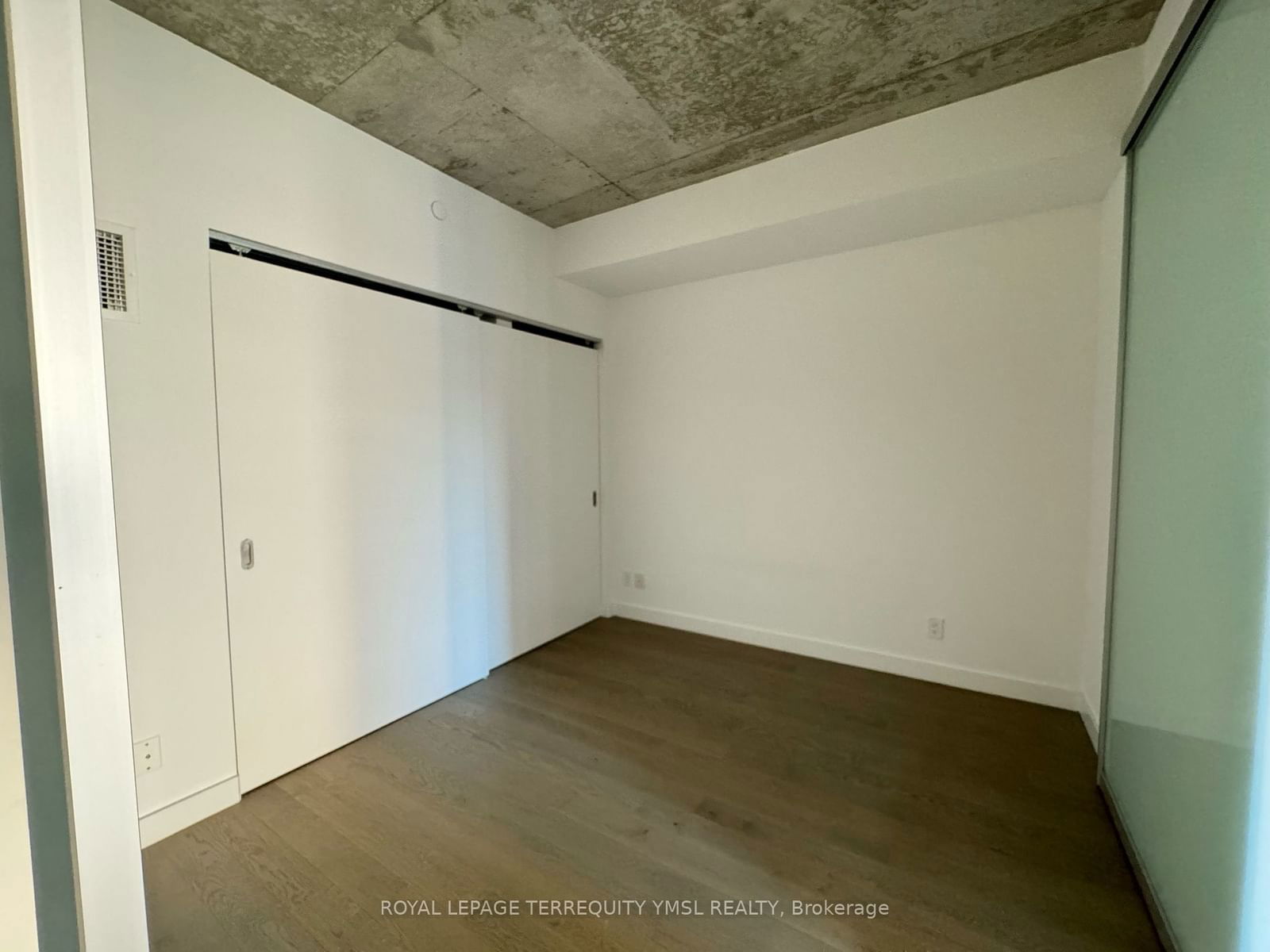 111 Bathurst St, unit 302 for rent