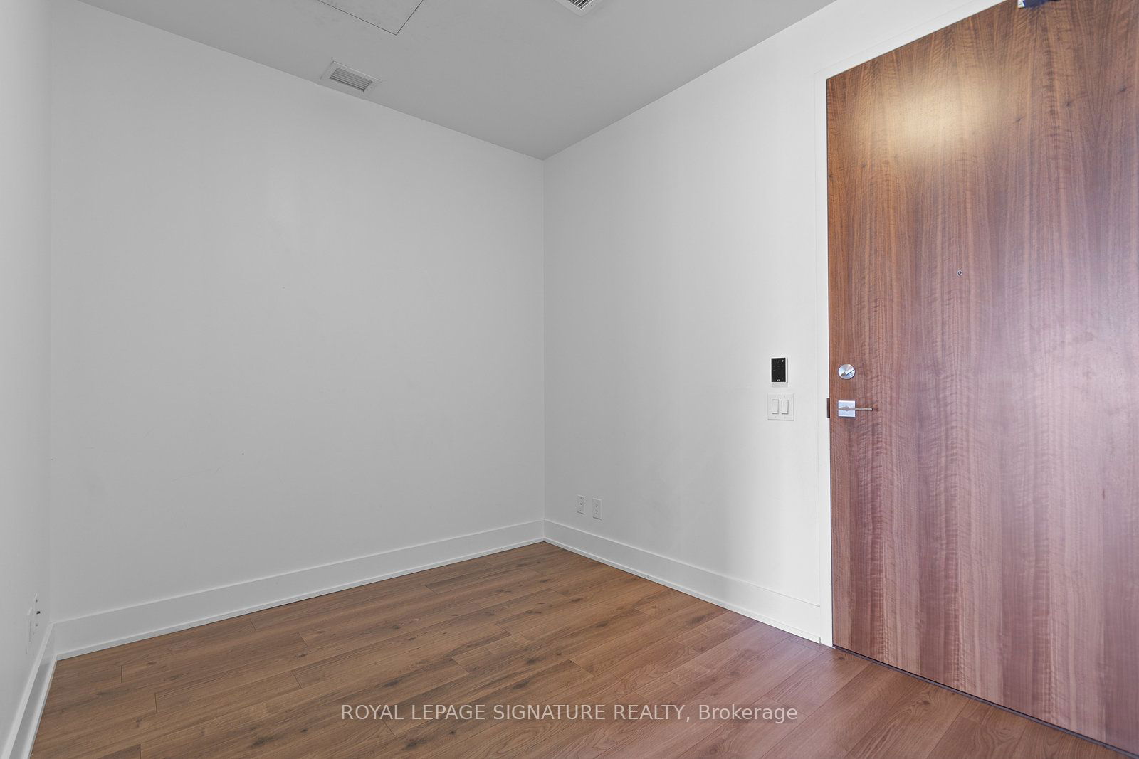 111 St Clair Ave W, unit 501 for rent - image #4