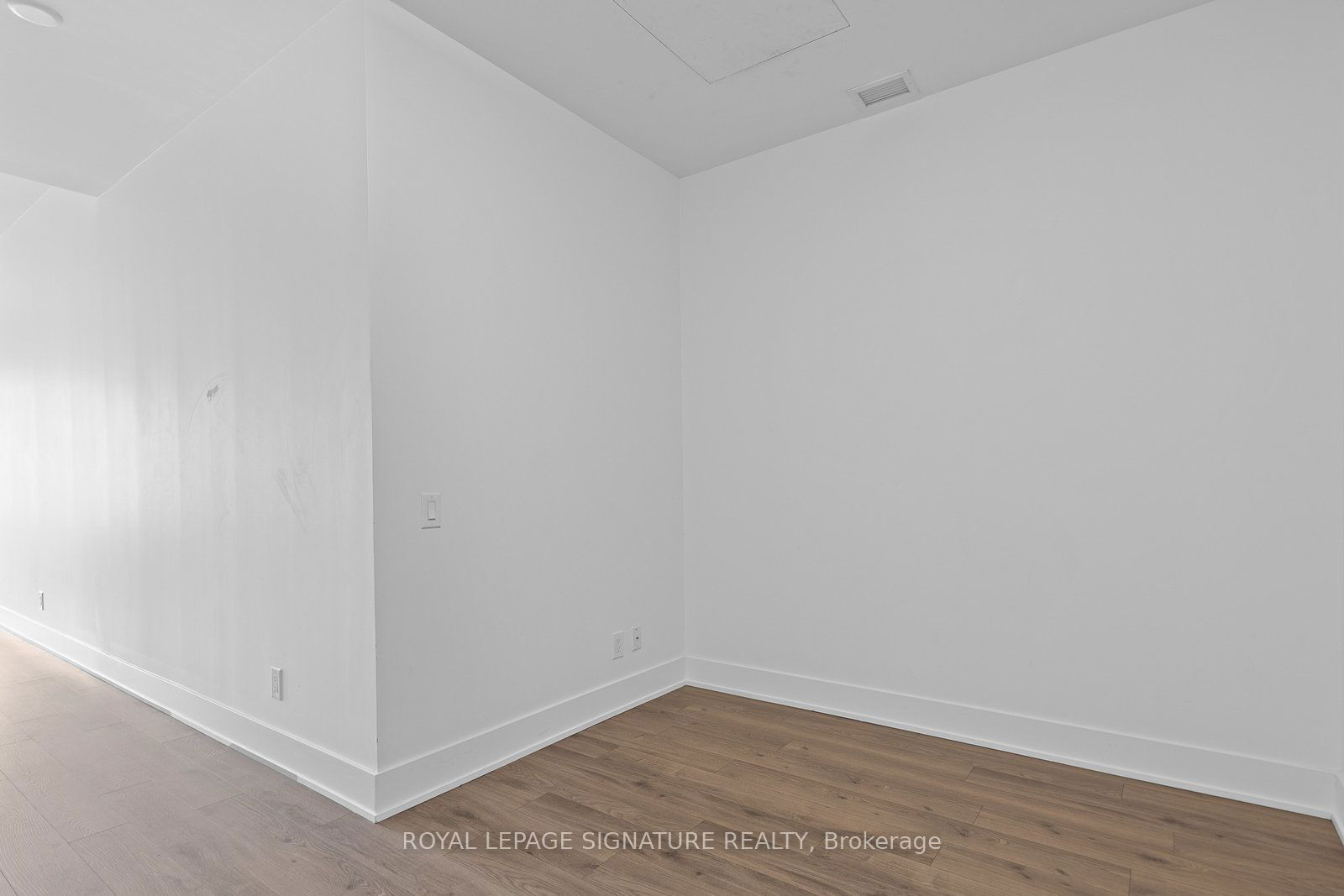 111 St Clair Ave W, unit 501 for rent - image #5