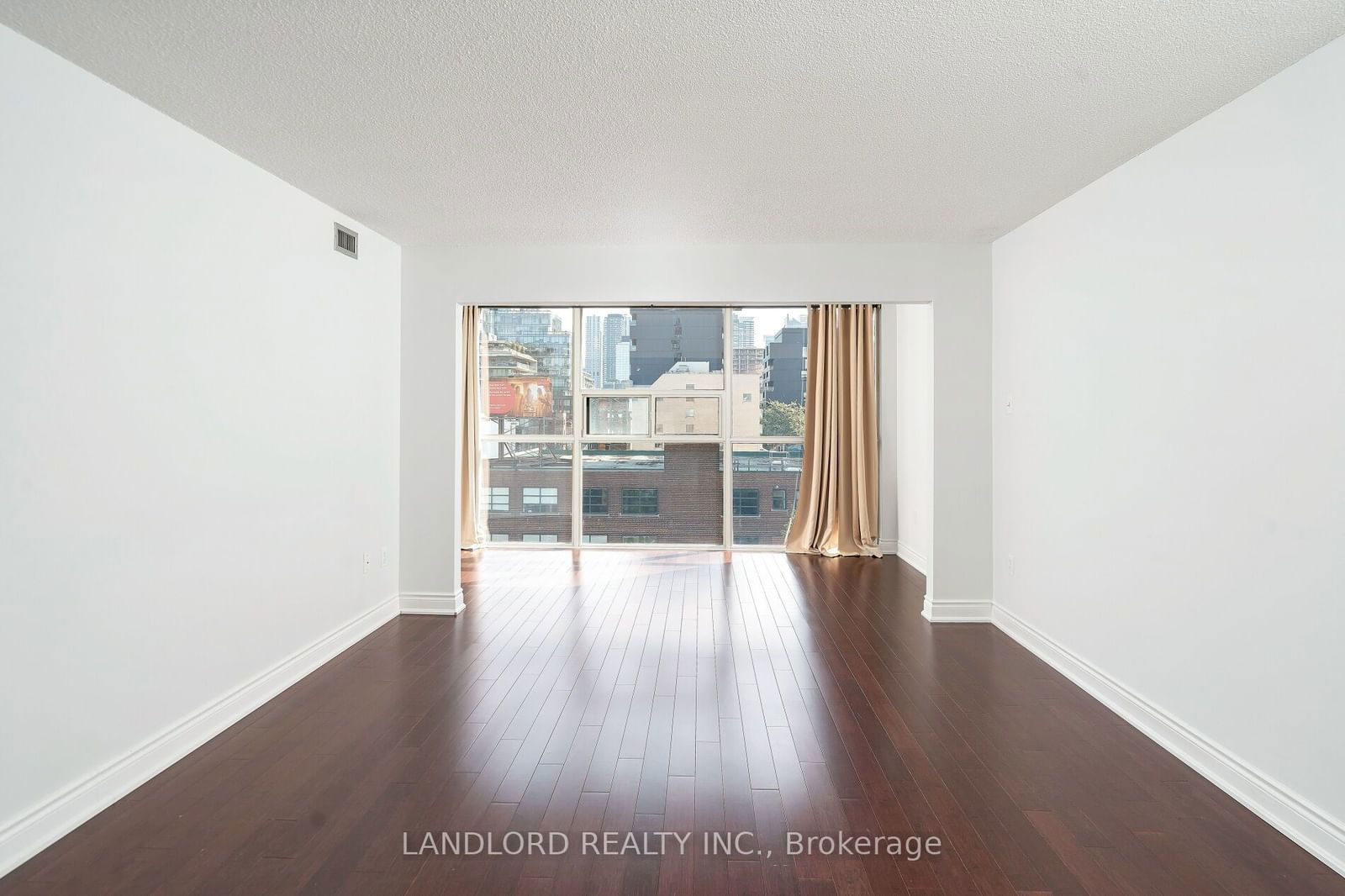 705 King St W, unit 603 for sale