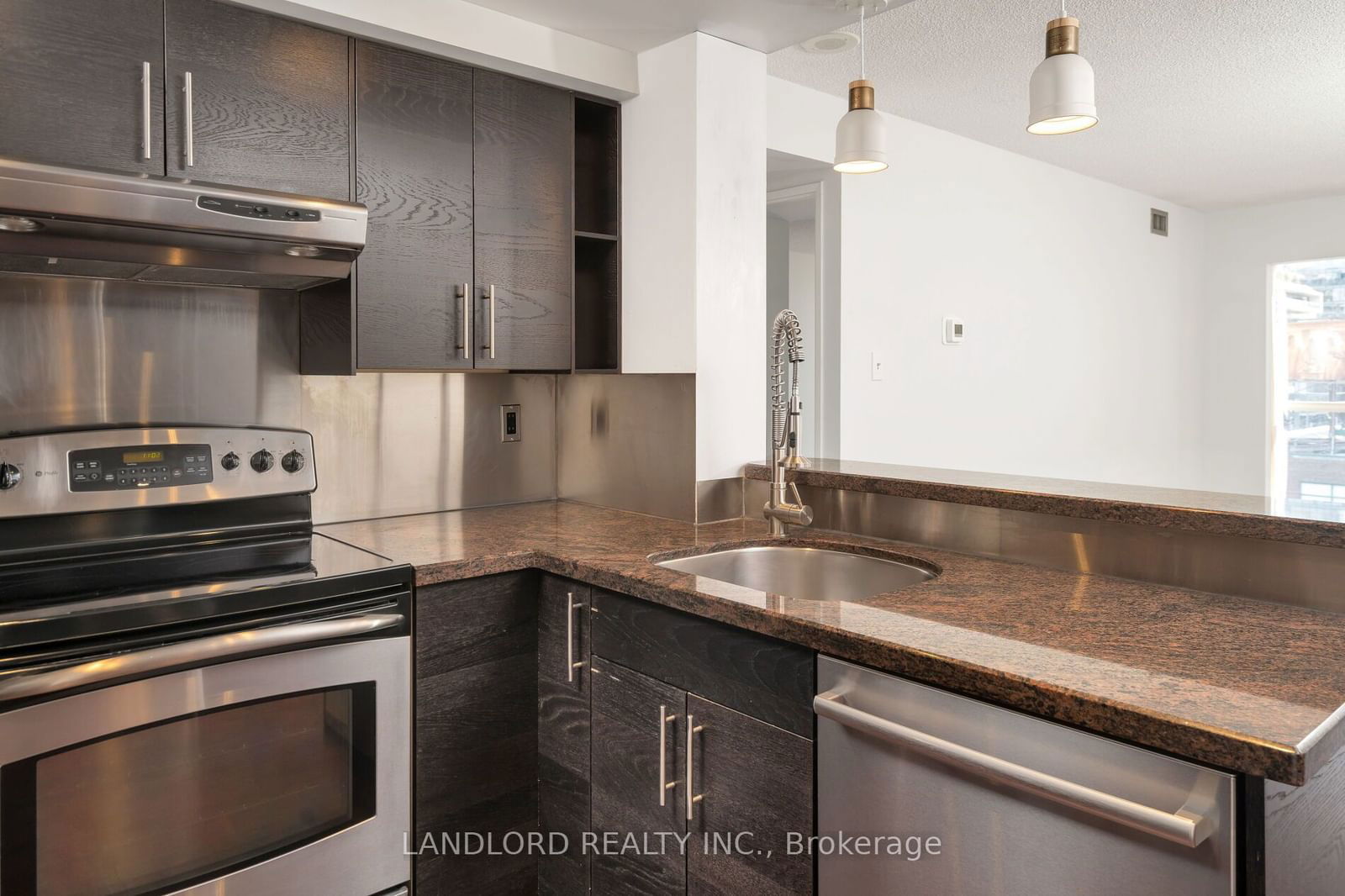 705 King St W, unit 603 for sale - image #8