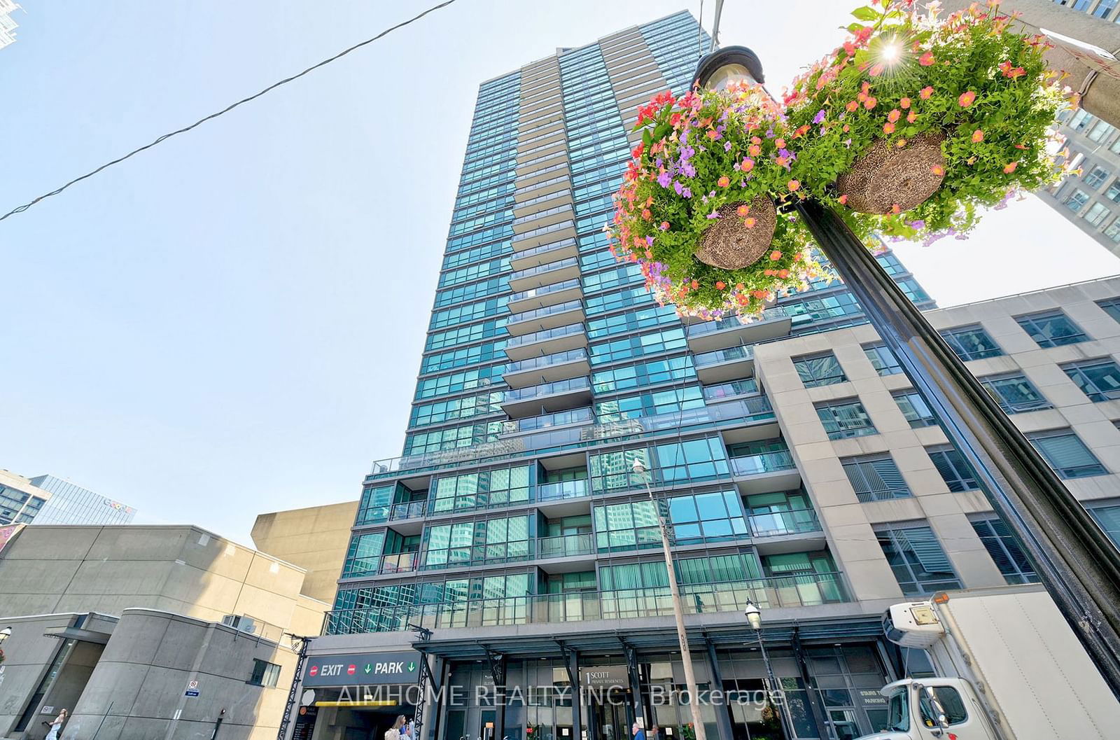 1 Scott St, unit 209 for sale - image #2