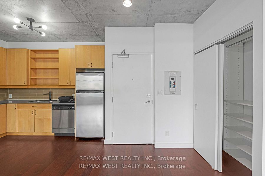 42 Camden St, unit 303 for rent - image #5