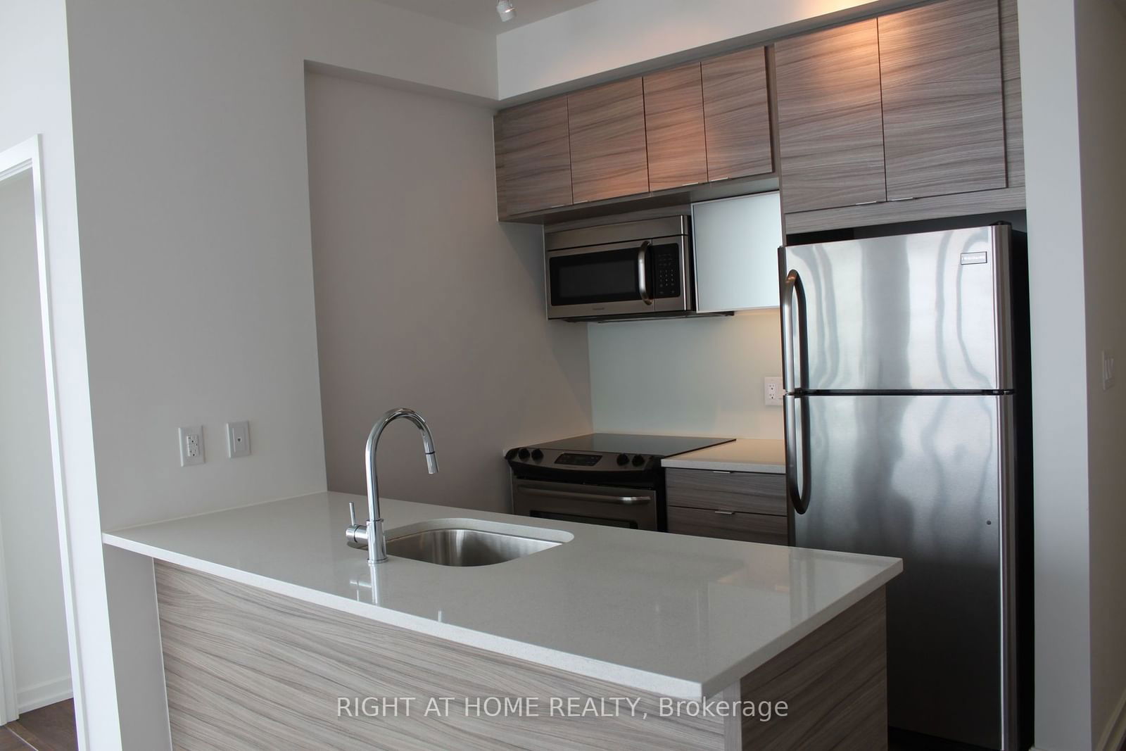 62 Forest Manor Rd, unit 2103 for rent - image #4