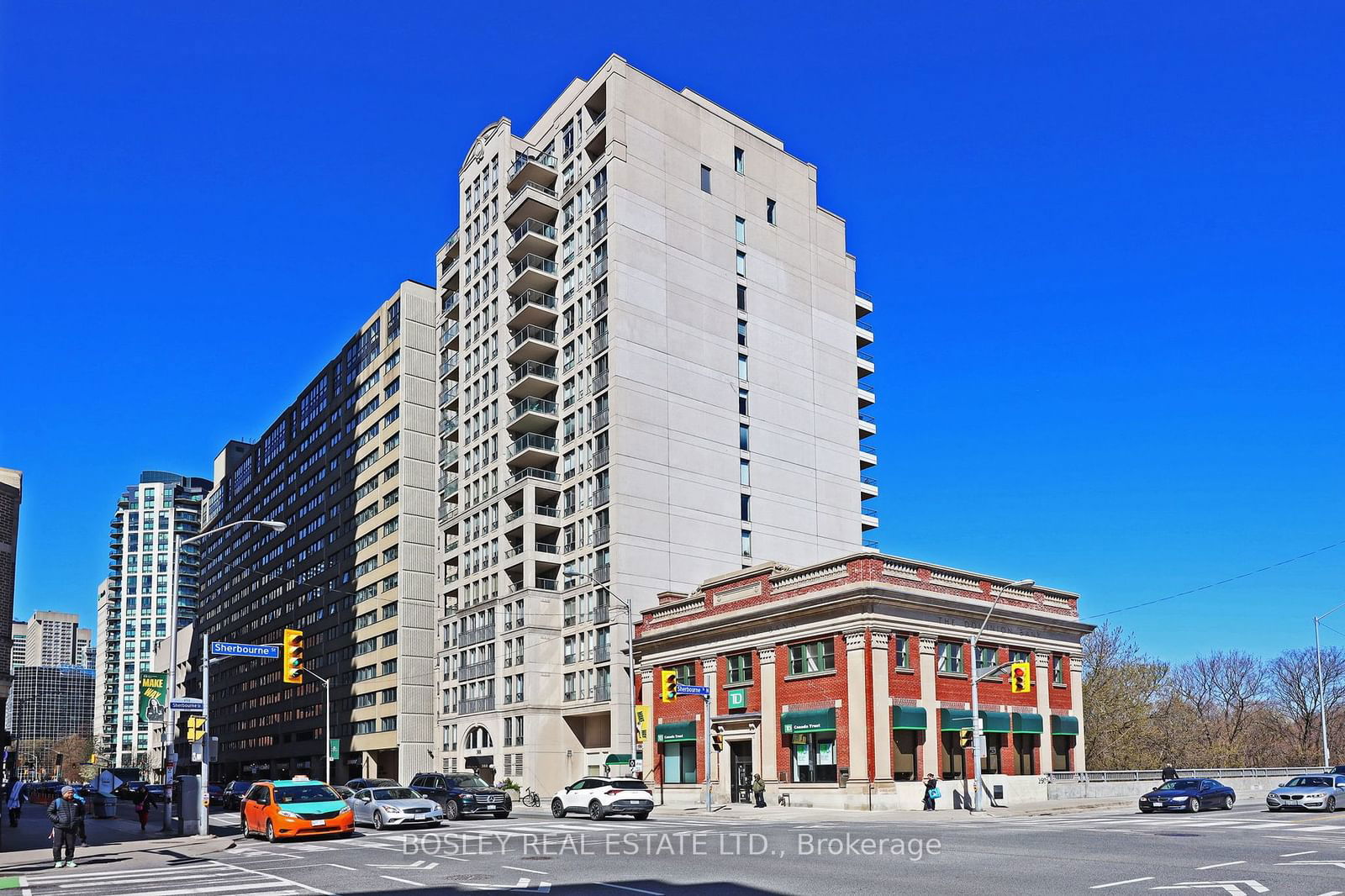 388 Bloor St E, unit 802 for sale