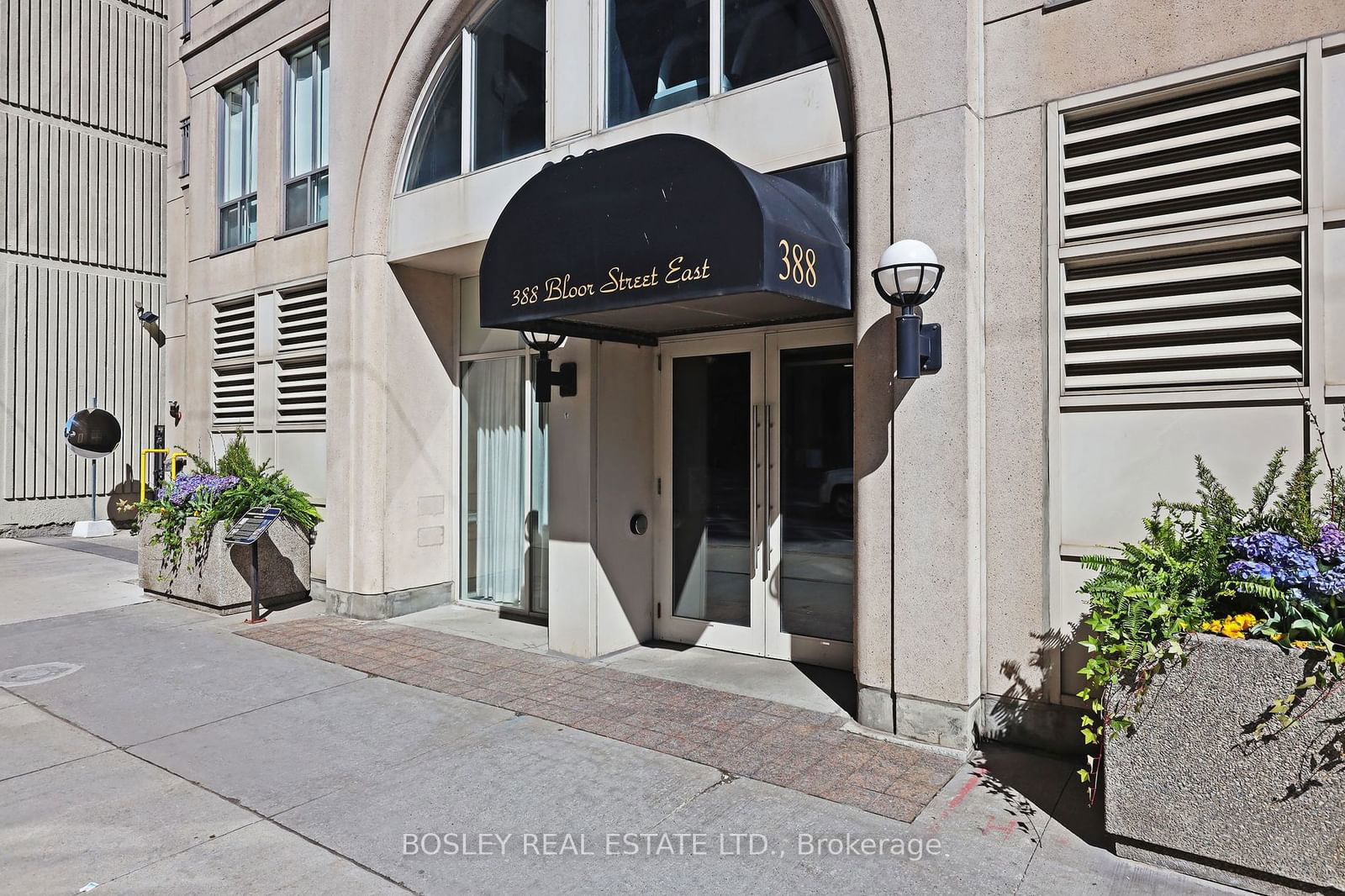 388 Bloor St E, unit 802 for sale