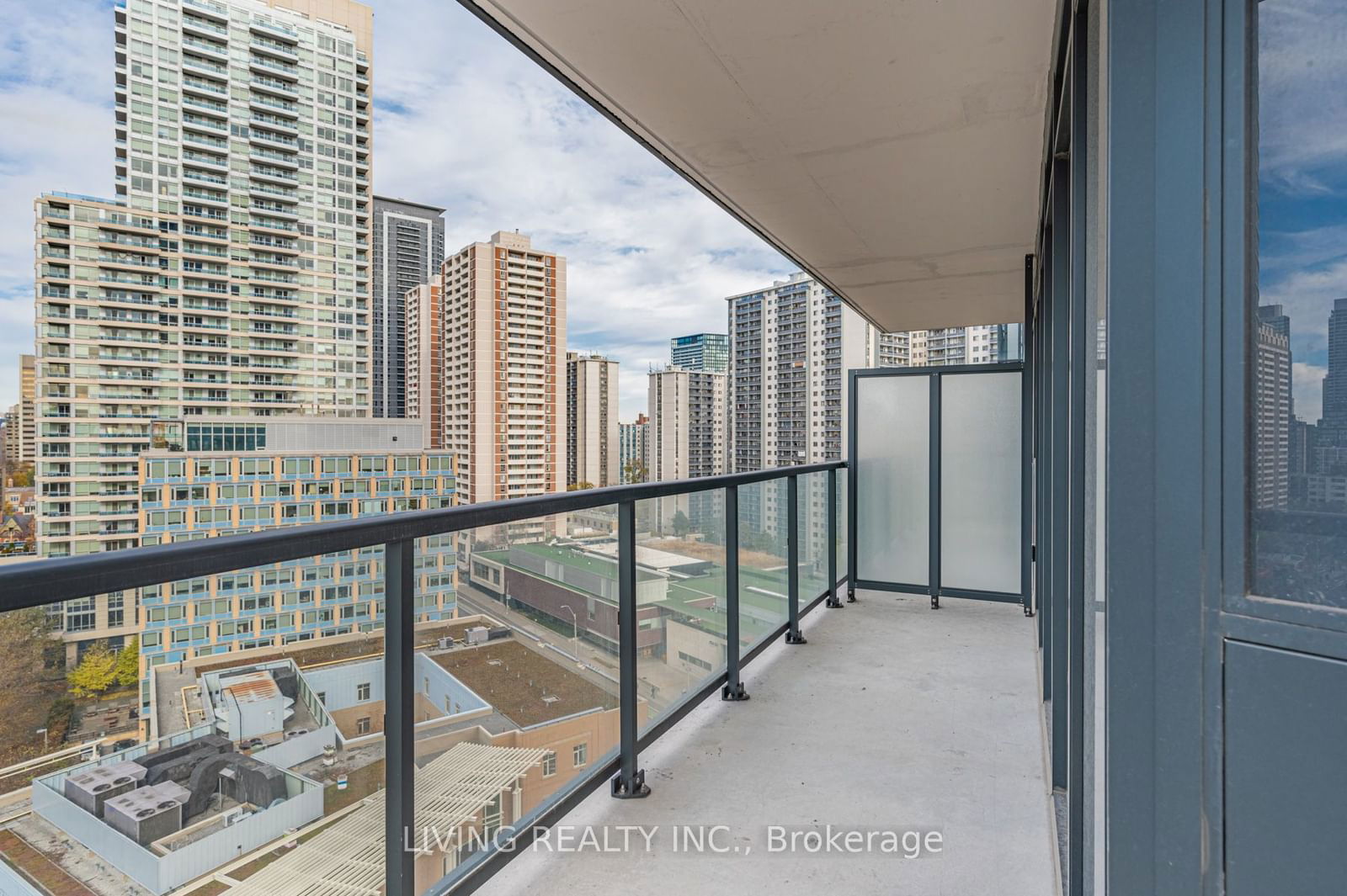 159 Wellesley St E, unit 609 for sale