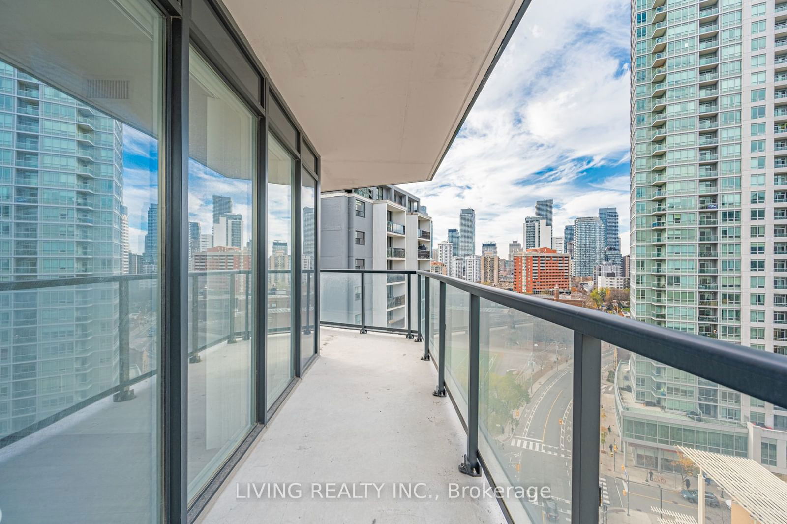 159 Wellesley St E, unit 609 for sale