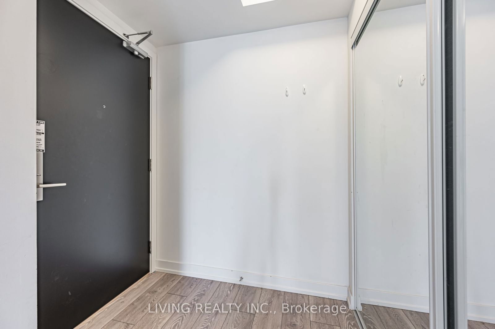 159 Wellesley St E, unit 609 for sale - image #2