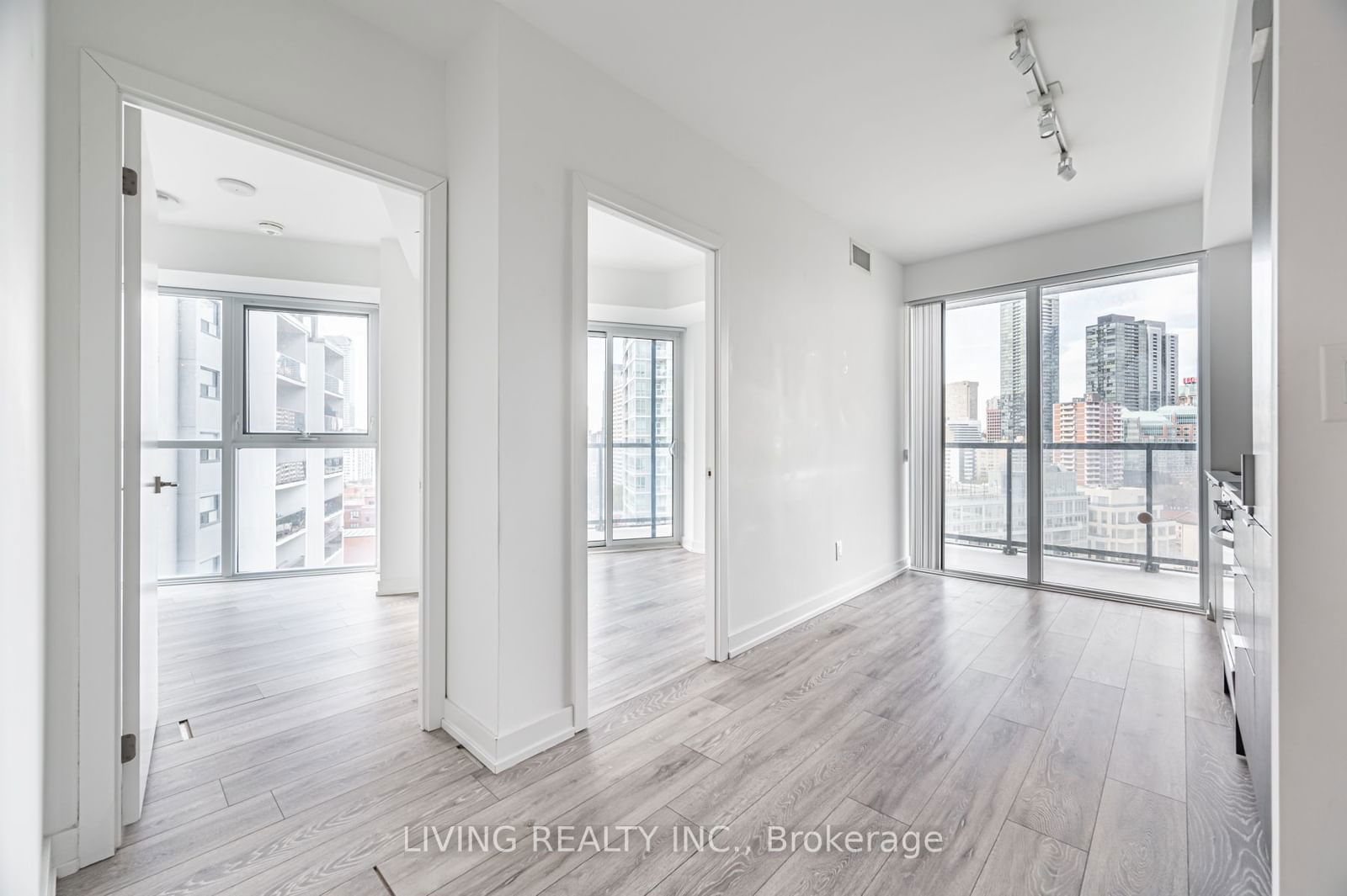 159 Wellesley St E, unit 609 for sale