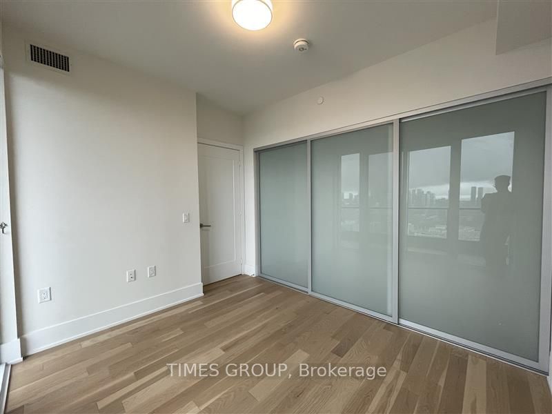 585 Bloor St E, unit 4221 for rent