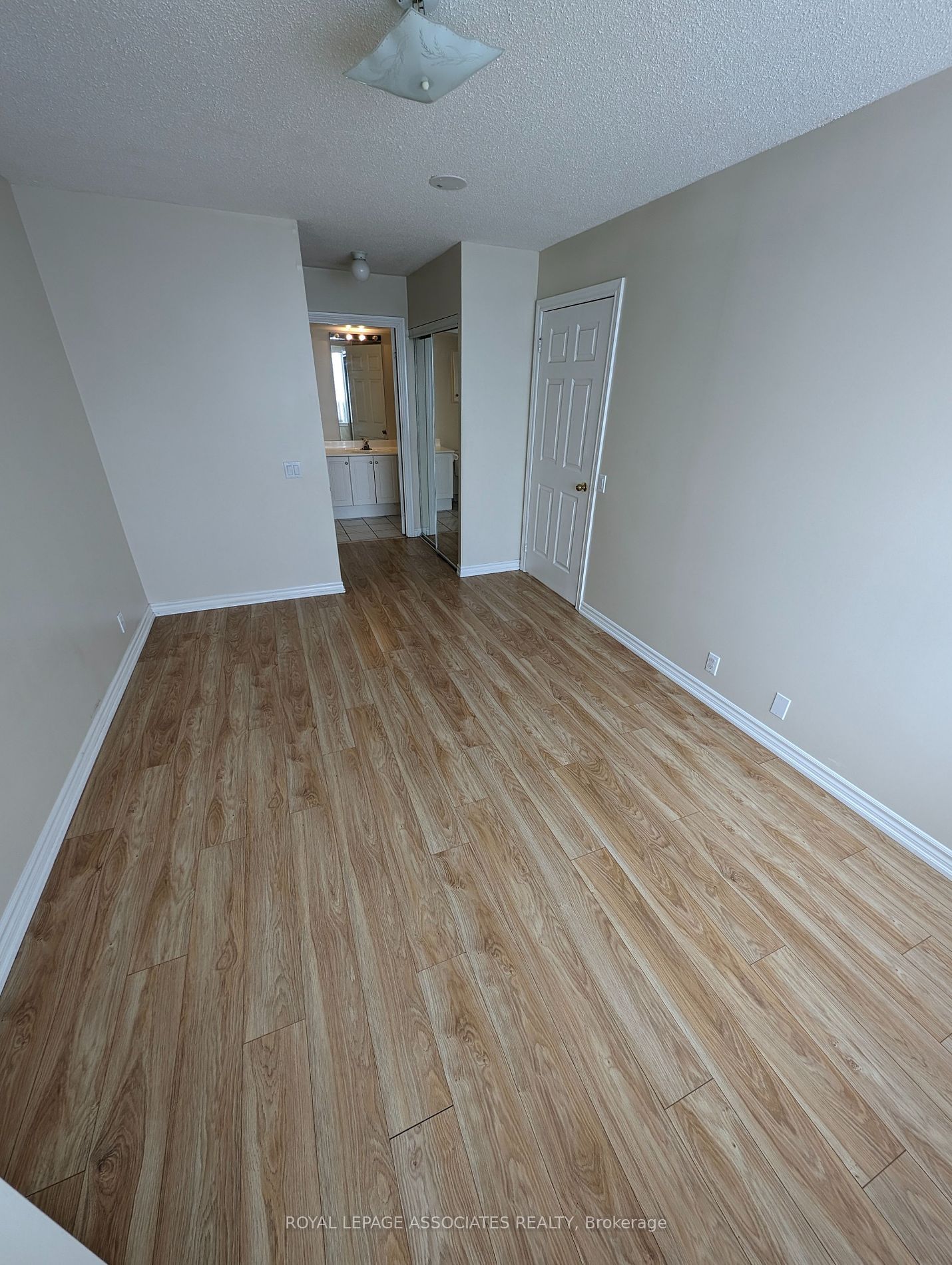 1720 Eglinton Ave E, unit Lph11 for rent