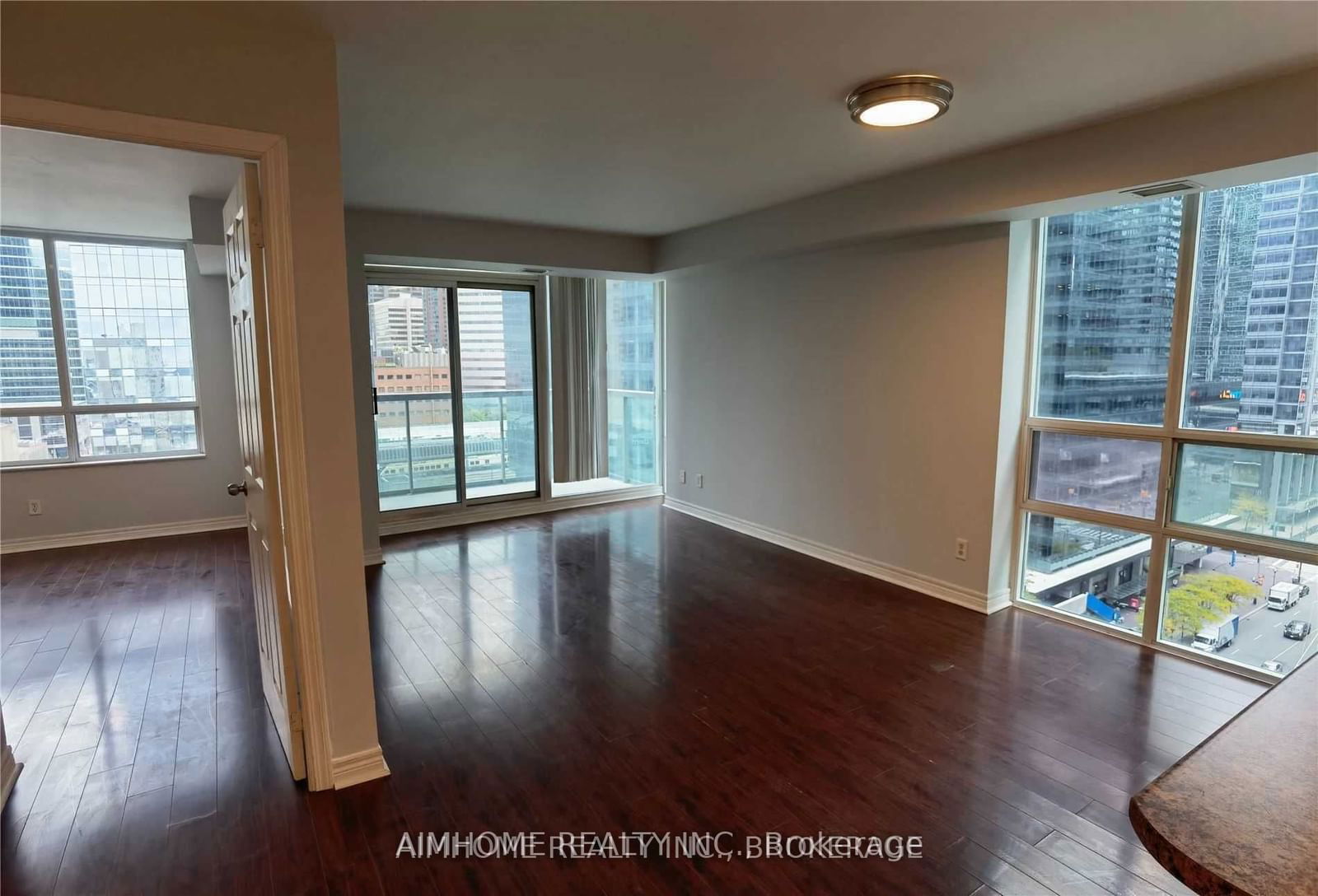 51 Lower Simcoe St, unit 1719 for rent - image #6