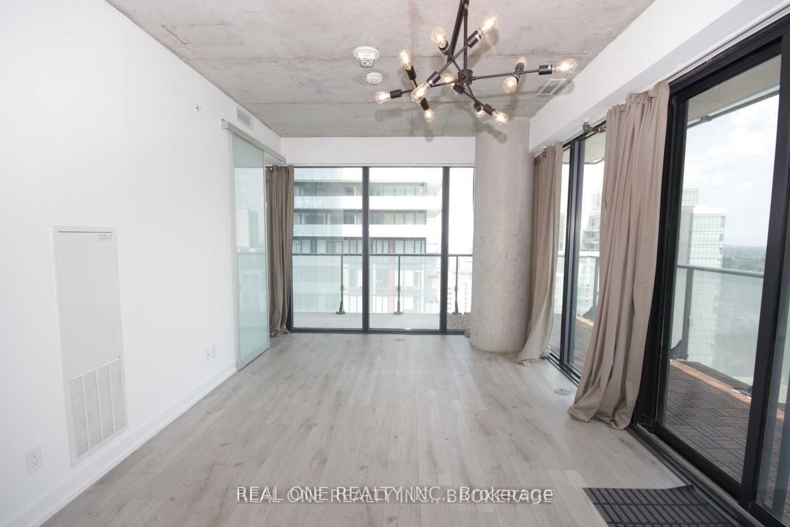 161 Roehampton Ave, unit 1910 for rent - image #6