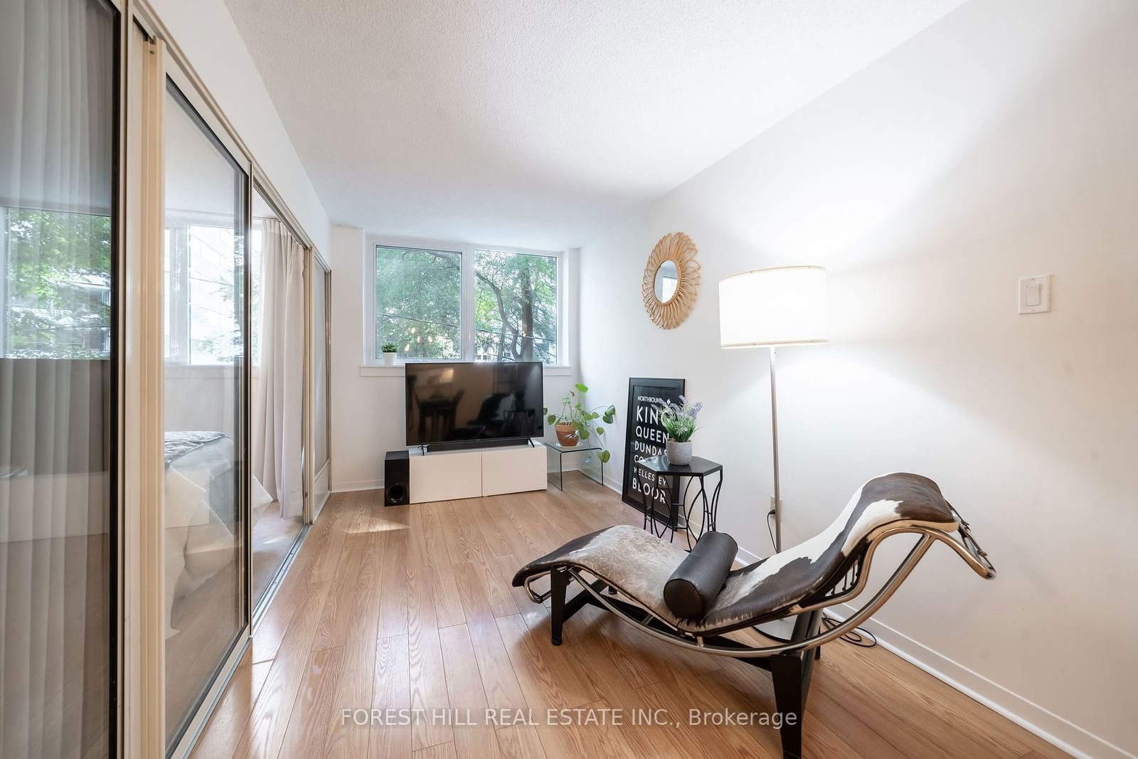 1055 Bay St, unit 201 for sale