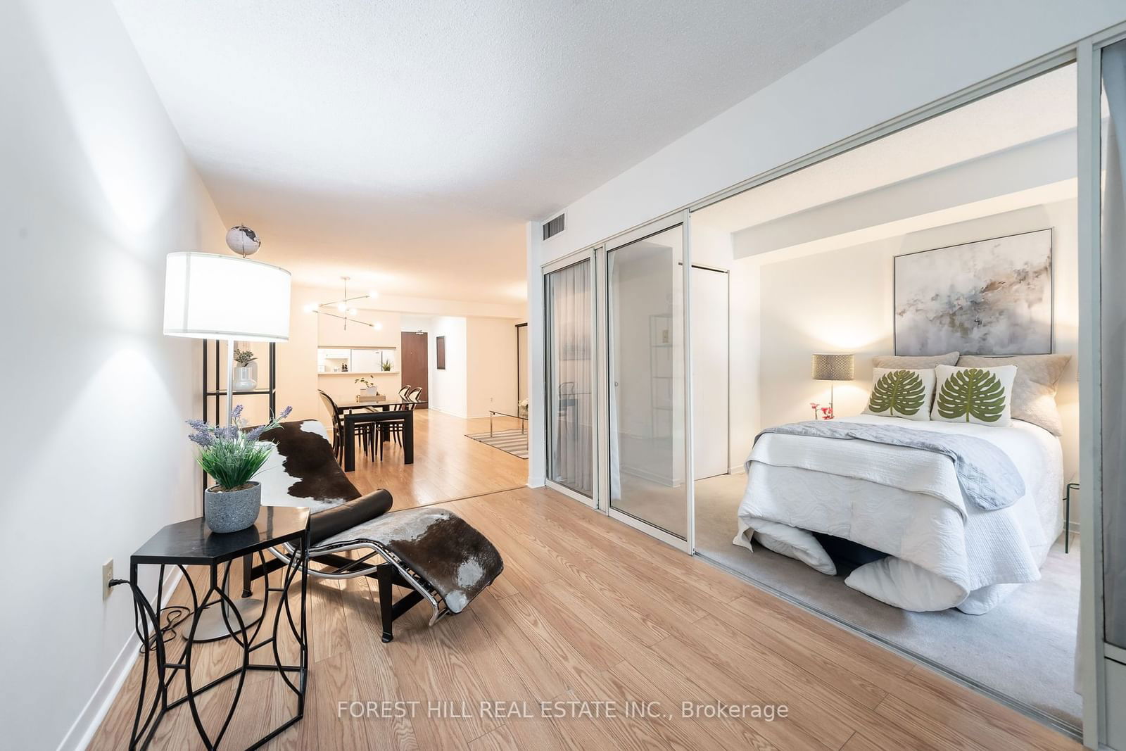 1055 Bay St, unit 201 for sale - image #22