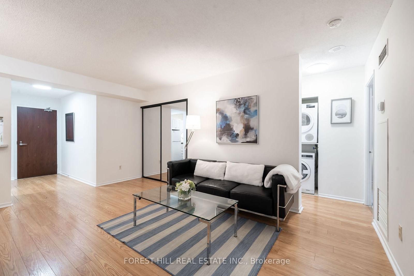 1055 Bay St, unit 201 for sale - image #5