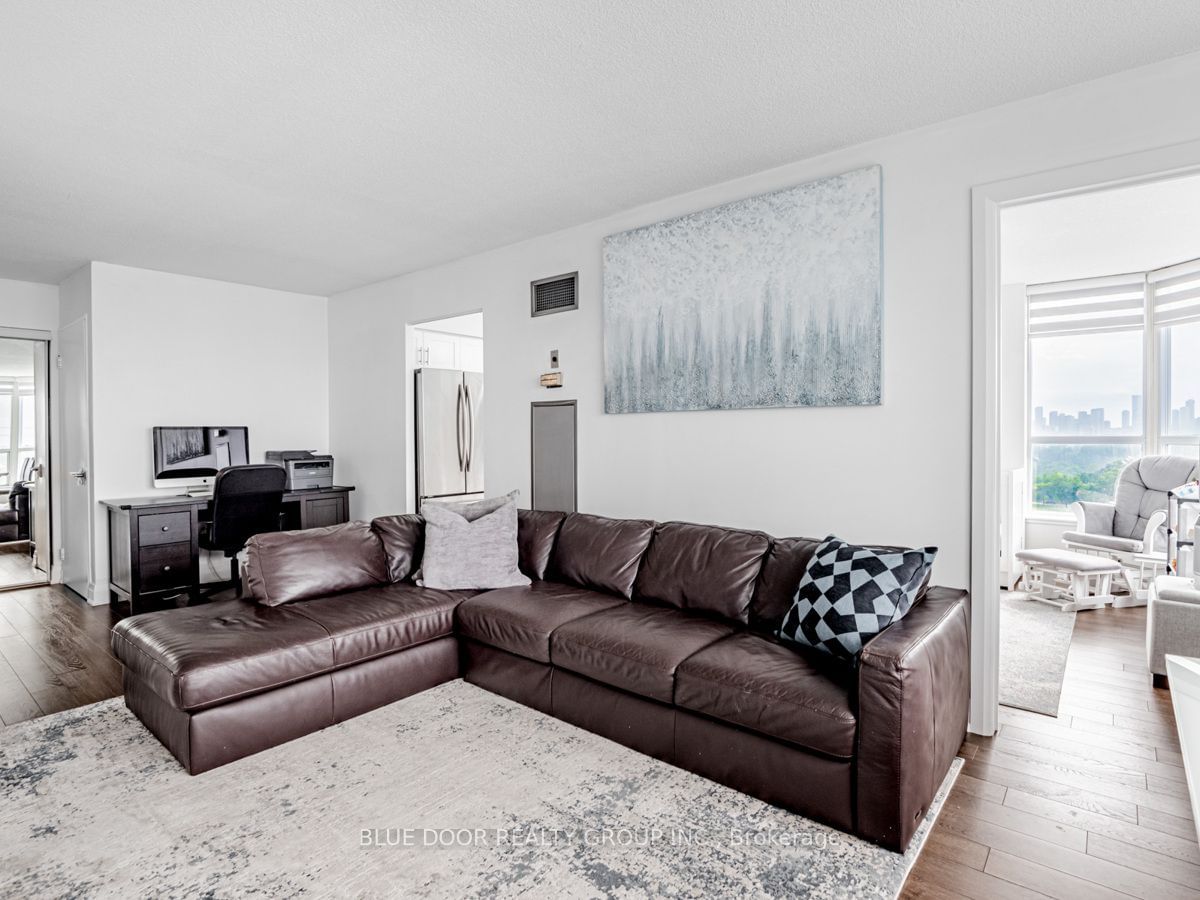 21 Overlea Blvd, unit 1004 for sale - image #11