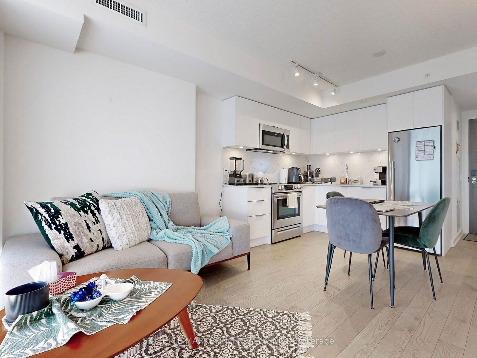 25 Richmond St E, unit 1411 for sale - image #10