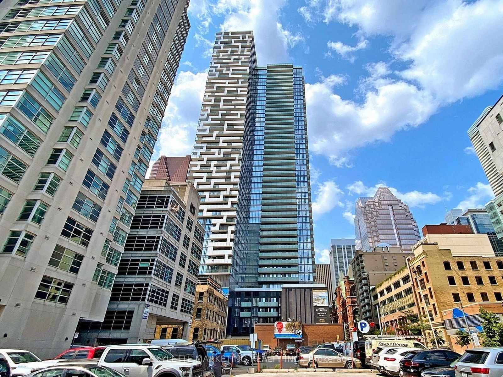 25 Richmond St E, unit 1411 for sale