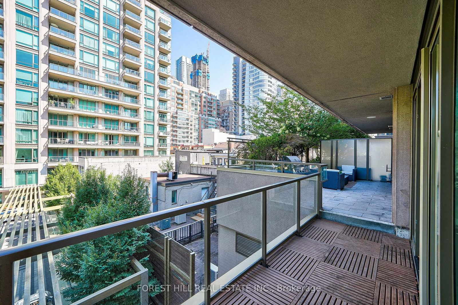 100 Yorkville Ave, unit 304 for sale - image #9