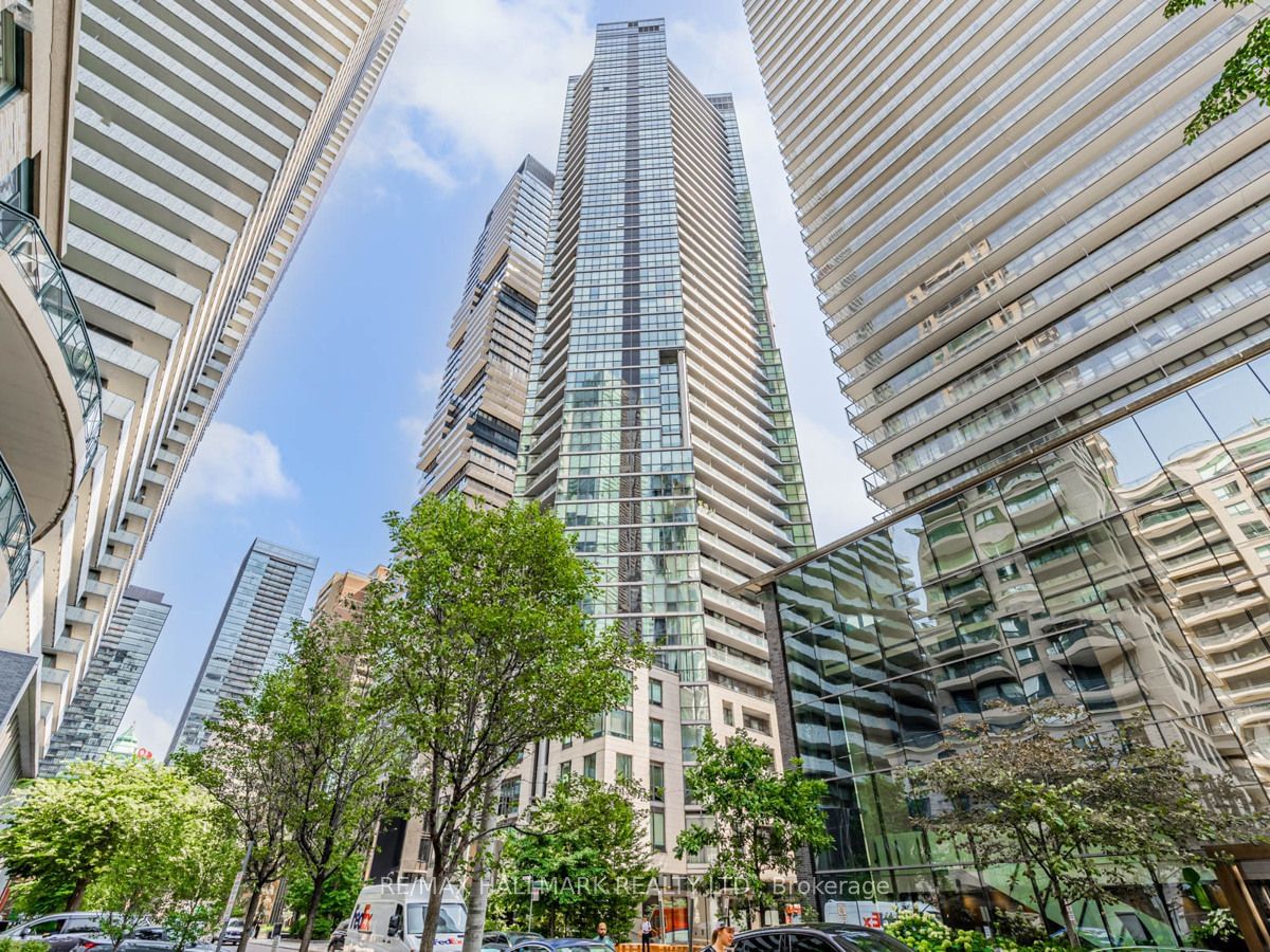 45 Charles St E, unit 907 for rent - image #1