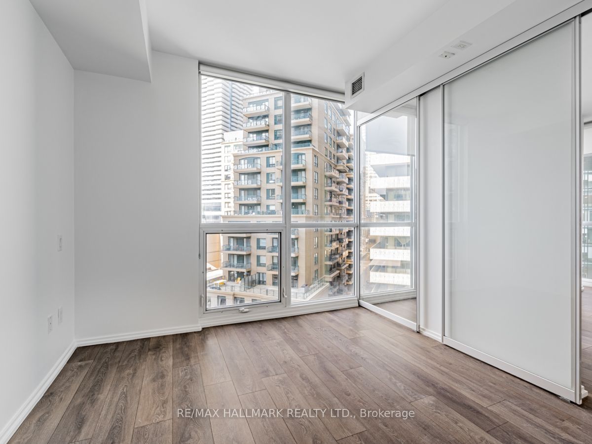 45 Charles St E, unit 907 for rent - image #19