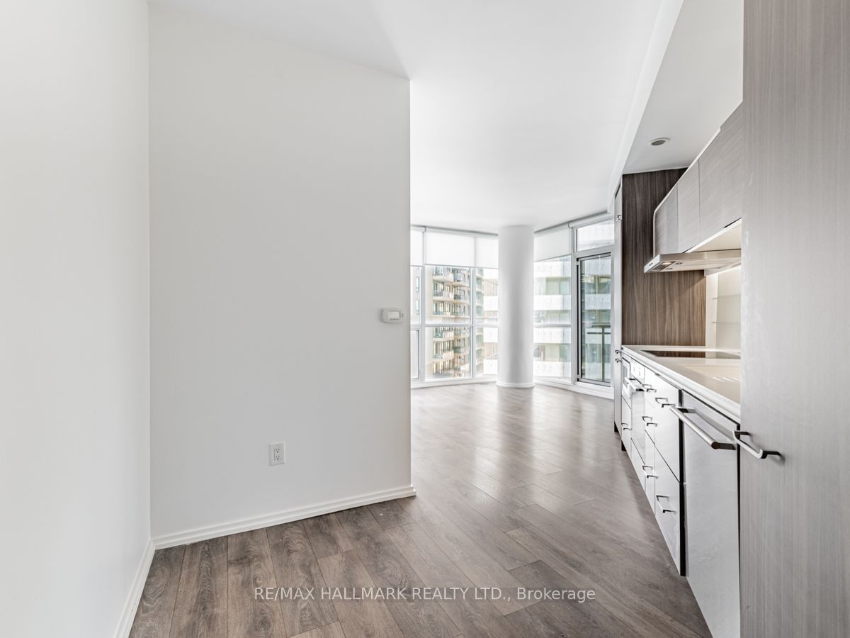 45 Charles St E, unit 907 for rent - image #5