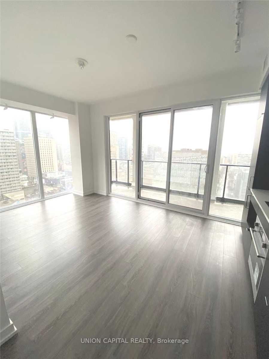 20 Edward St, unit 1516 for rent - image #4