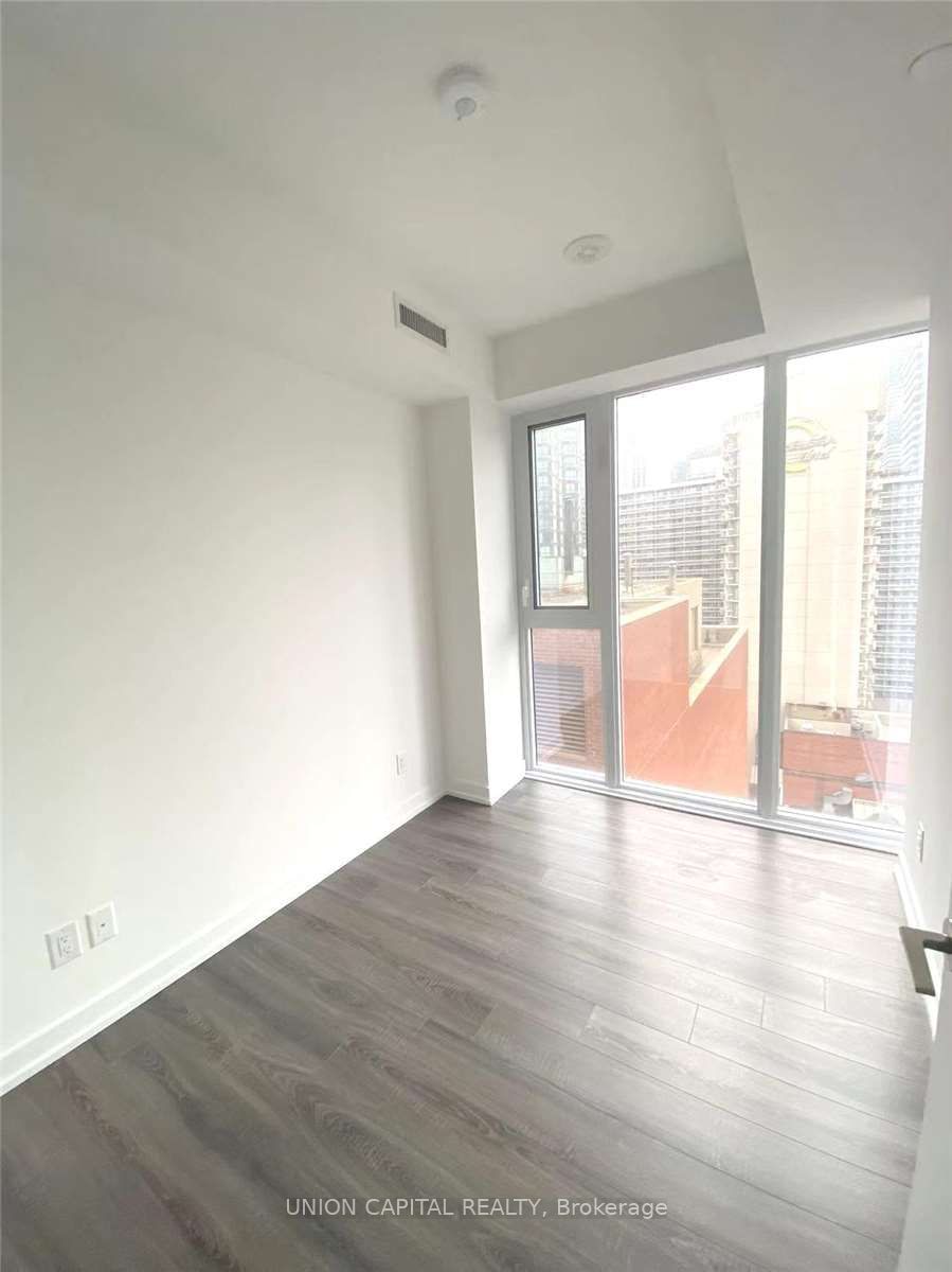 20 Edward St, unit 1516 for rent - image #8